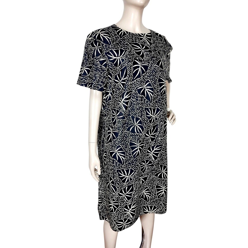 Vintage 60s Handmade Black Creme Leaf Print Shift Dress Size Medium